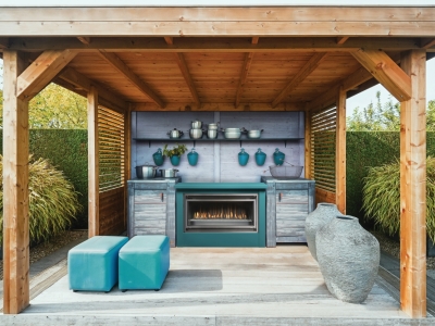 Mahana 42 outdoor fireplace